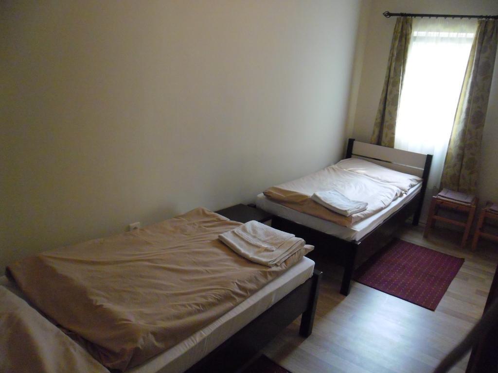Hotel Family Balatonföldvár Pokoj fotografie