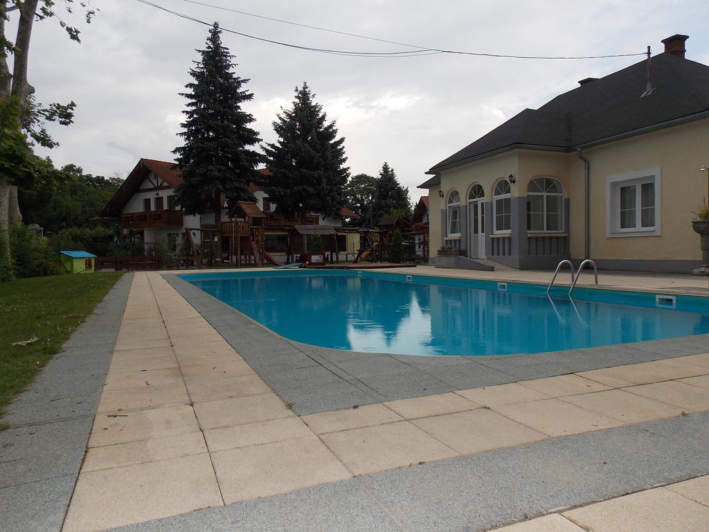 Hotel Family Balatonföldvár Exteriér fotografie